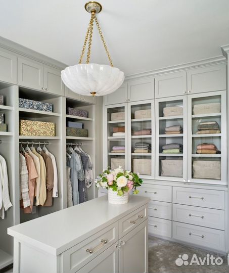 Q9K9Y4 Гардеробная