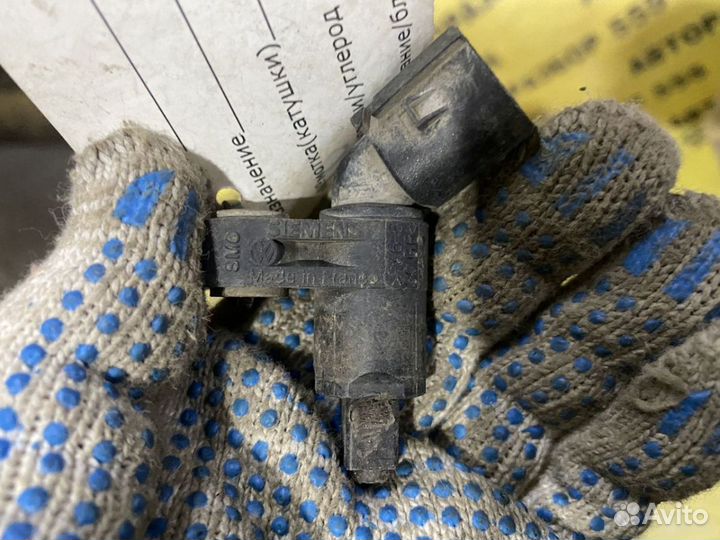 Датчик ABS передний правый Skoda Octavia A4