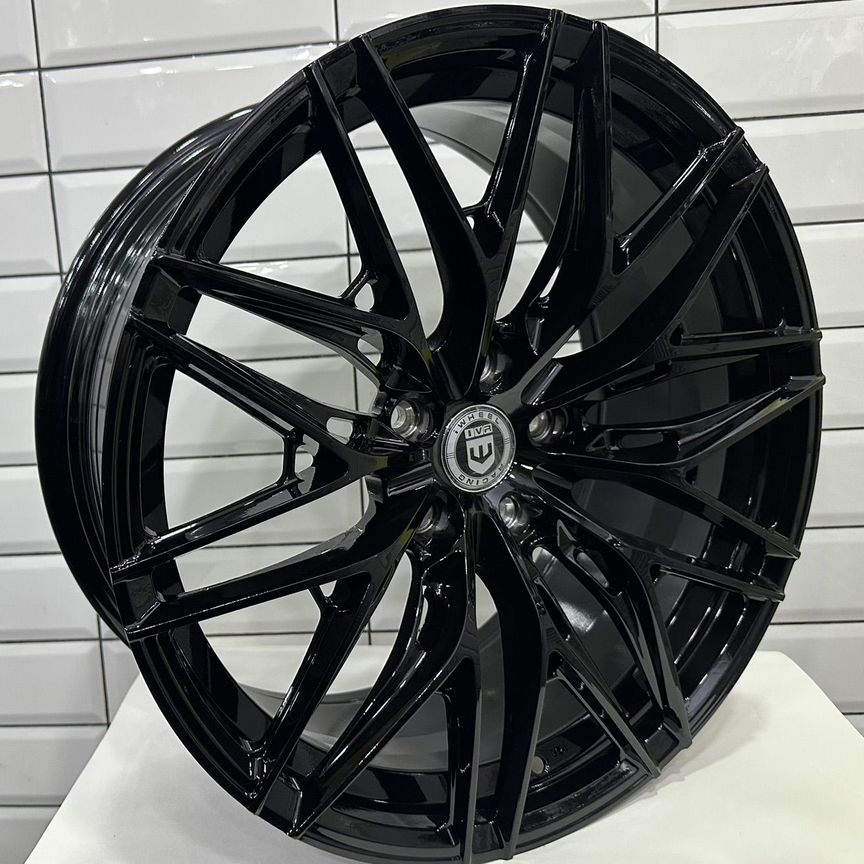 Литые диски HRE 305 8.5×R19 5×114.3