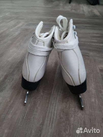 Коньки фигурные р. 28