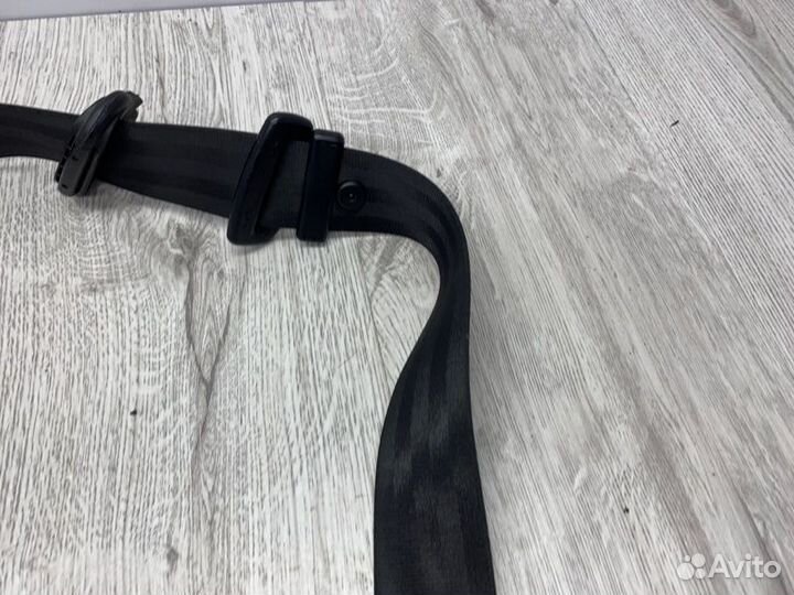 Ремень безопасности с пиропатроном передний Audi