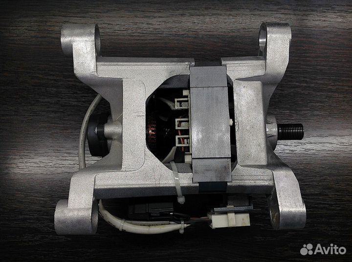 Двигатель стиральной машины / Indesit