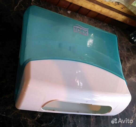 Диспенсер протирочных салфеток Tork Performance W4