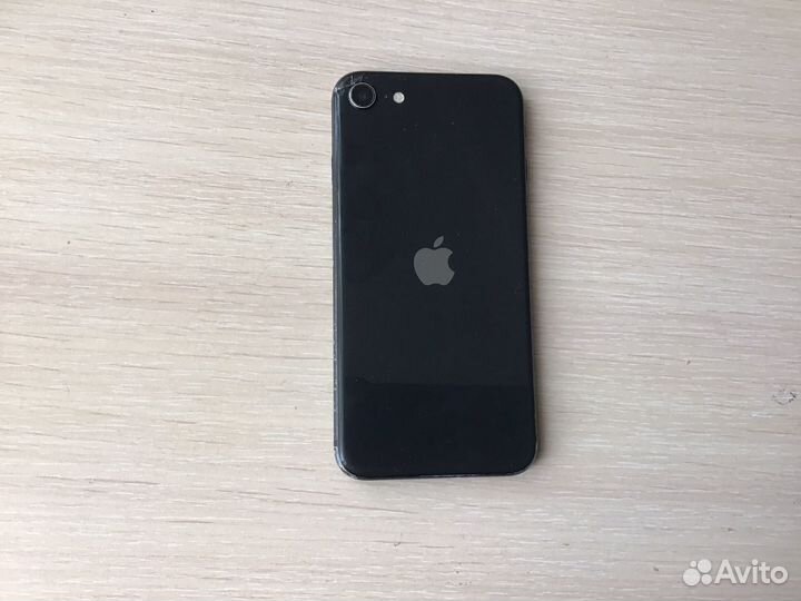 iPhone SE, 64 ГБ