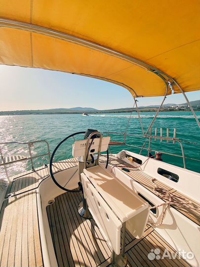 Аренда яхты. Паруса. Романтическое свидание