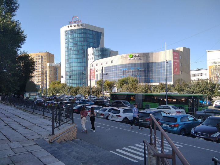 Свободного назначения в Центре, на первой линии