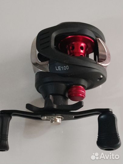 Катушка рыболовная инерционная