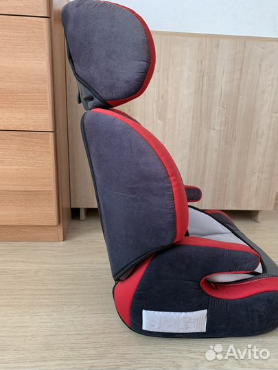Автомобильное кресло/бустер