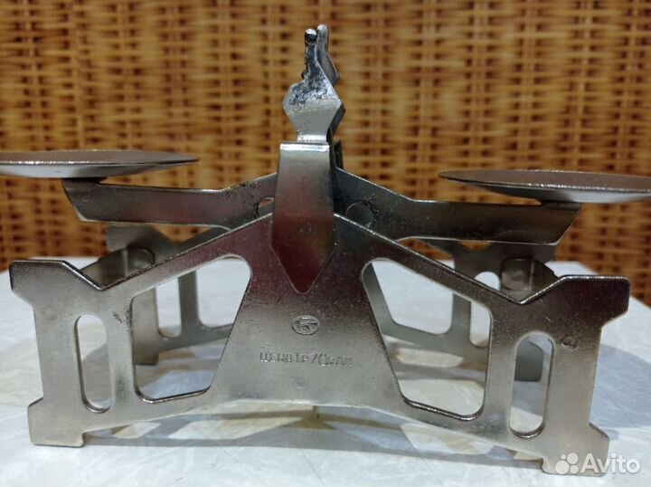 Весы лабораторные