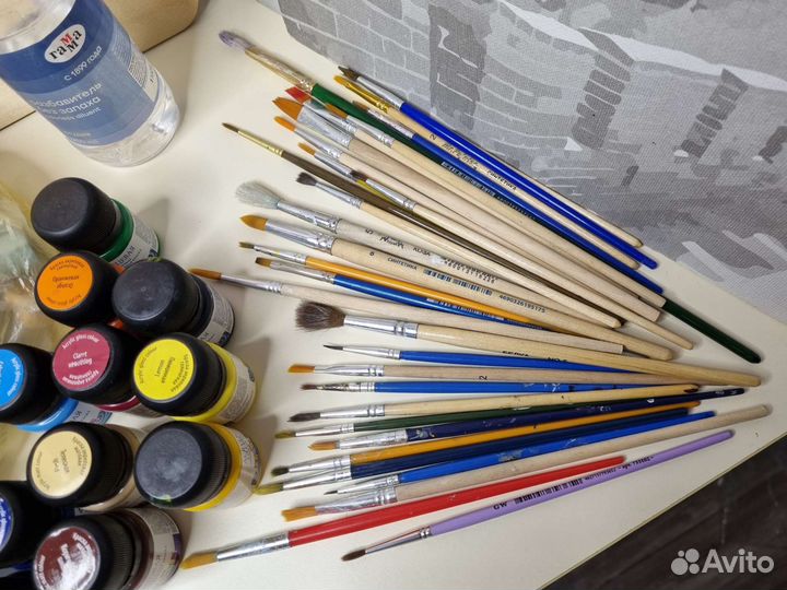 Для рисования много