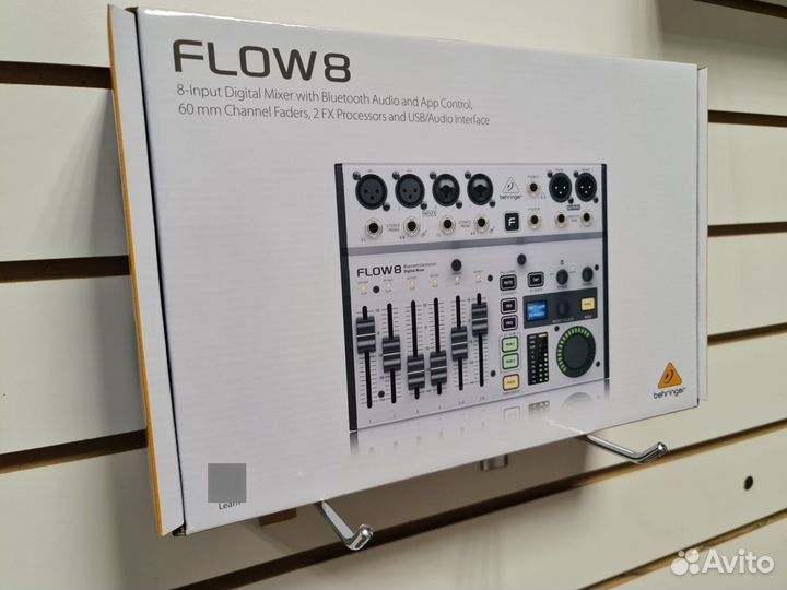 Behringer Flow 8 микшерный пульт