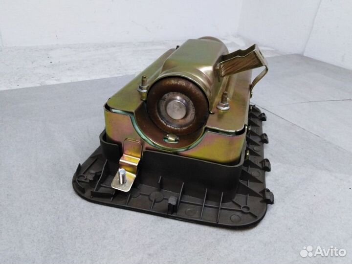 Подушка безопасности в торпеду