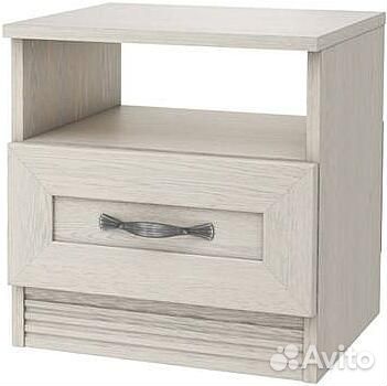 Прикроватные тумбы