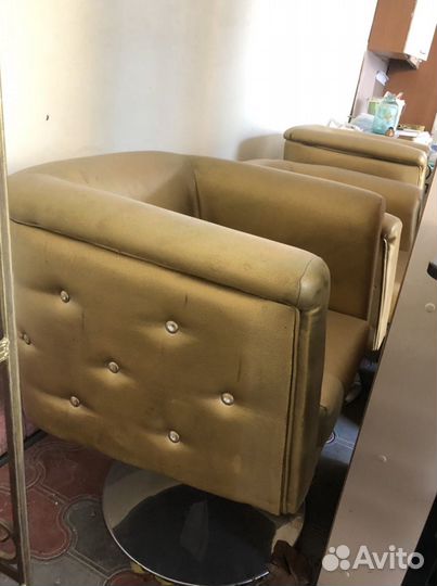 Кожанное кресло
