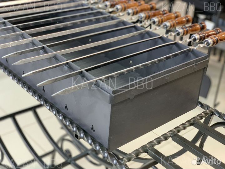 Мангал с боковыми полками и дровницей, 4 мм