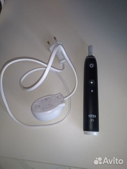 Электрическая зубная щетка Oral B iO 6 series