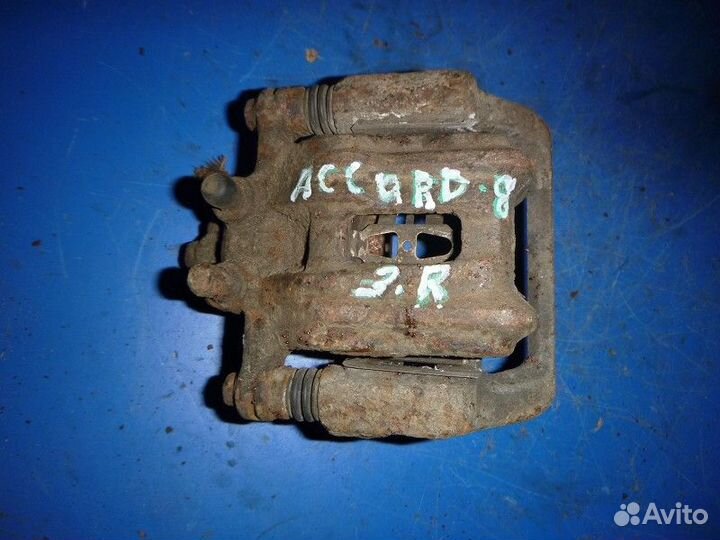 Суппорт задний правый honda accord viii 2008