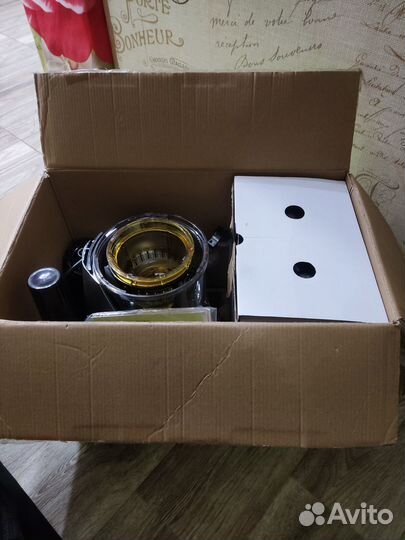 Соковыжималка шнековая Kitfort kt 1106-2