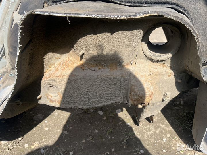 Заднее правое крыло Audi 100 c4