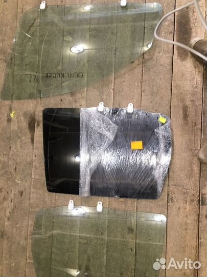 Стекло оригинальное Mitsubishi Outlander XL