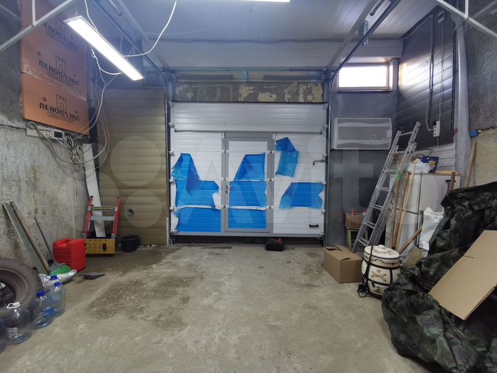 Гараж, > 30 м²