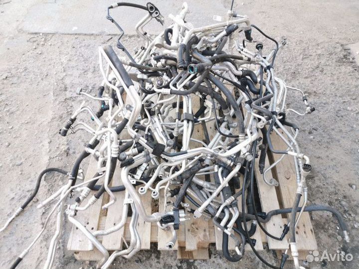 Трубка кондиционера Land Rover Discovery 5 2020