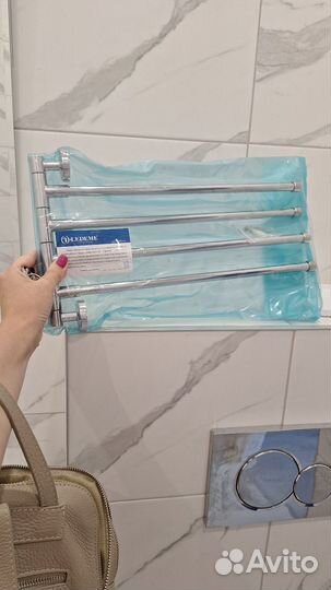 Держатель для полотенец в ванной поворотный