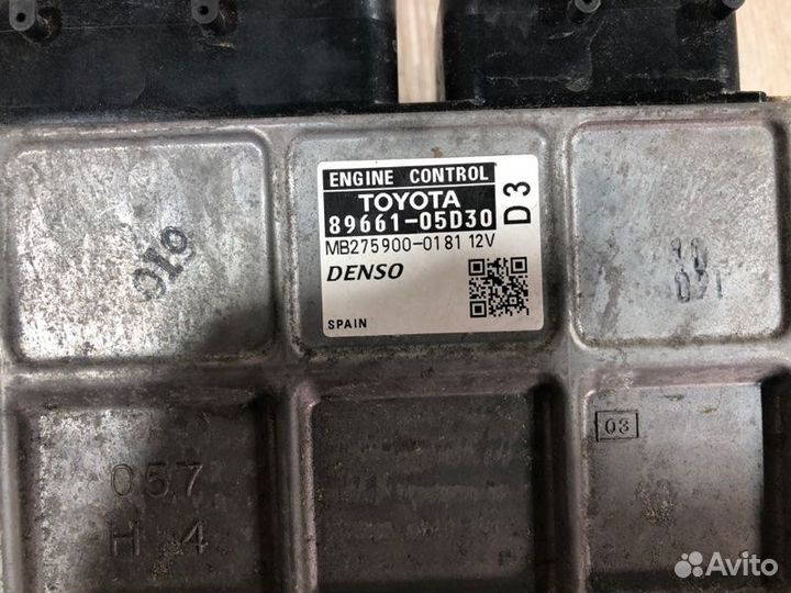 Блок управления двигателем Toyota Avensis (T270)