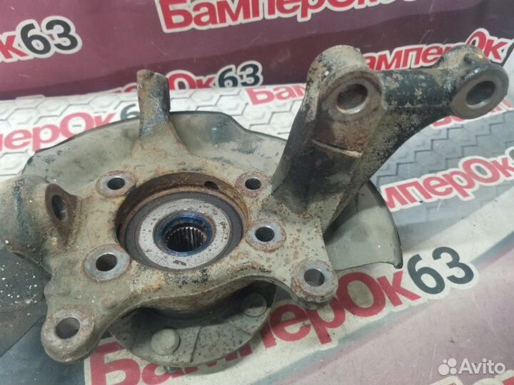 Кулак поворотный Toyota RAV4 2013 перед. лев. (б/у