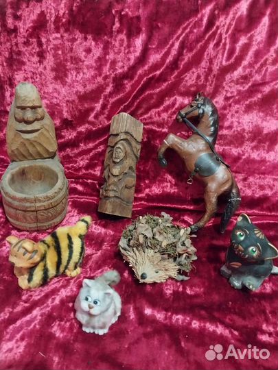 Статуэтки