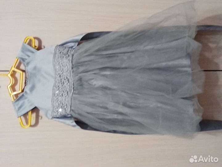 Платье праздничное