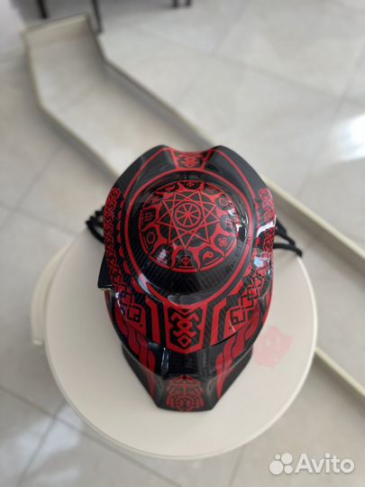 Мотошлем карбоновый хищник