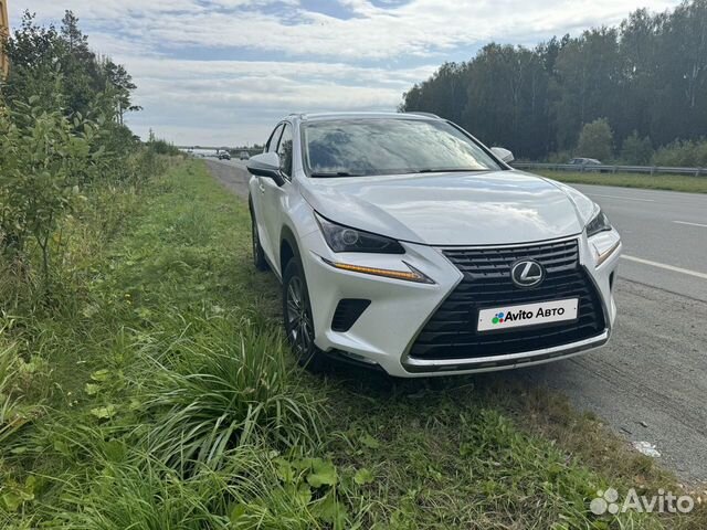 Lexus NX 2.0 CVT, 2019, 90 000 км с пробегом, цена 3200000 руб.