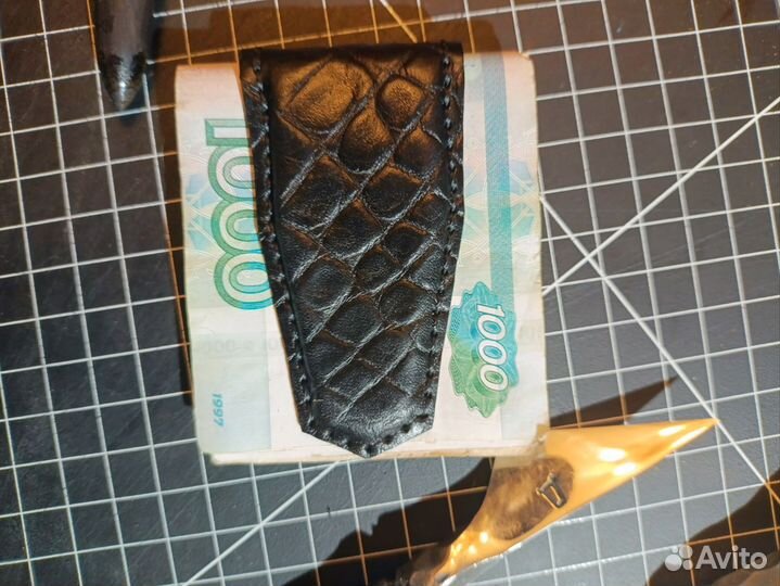 Зажим для денег на магните