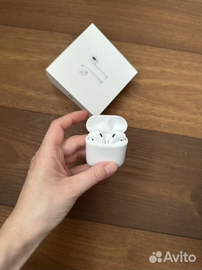 Airpods 2, оригинал, б/у