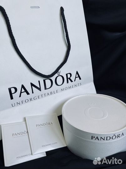 Браслет Pandora с шармами