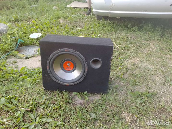 Сабвуфер в машину