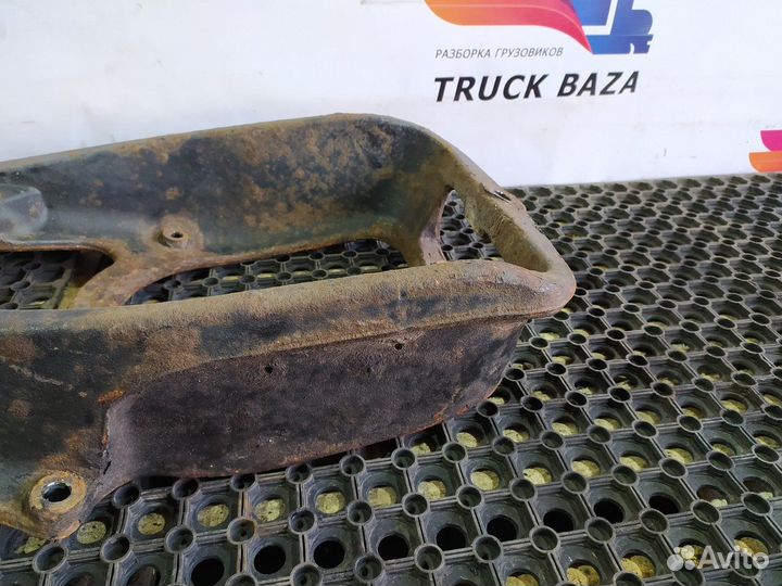 81436400248 Кронштейн переднего амортизатора