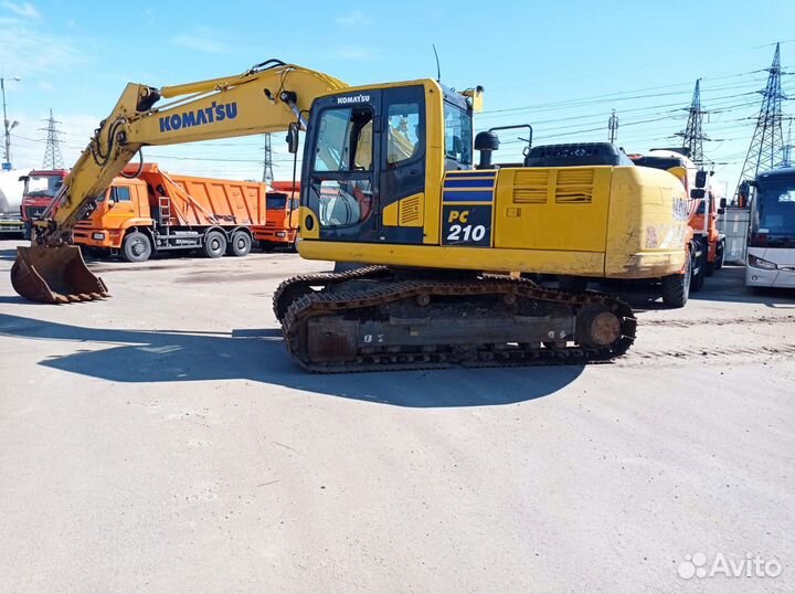 Гусеничный экскаватор Komatsu PC210-10M0, 2021