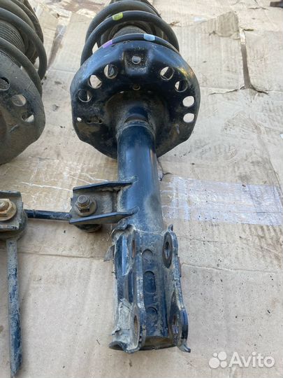 Амортизатор передний Kia Ceed 1 ED / Elantra HD