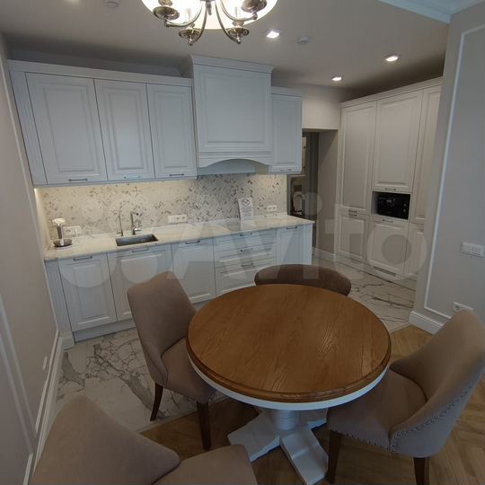 3-к. квартира, 95 м², 3/6 эт.