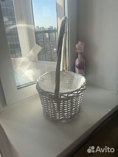 Корзина плетеная для подарков