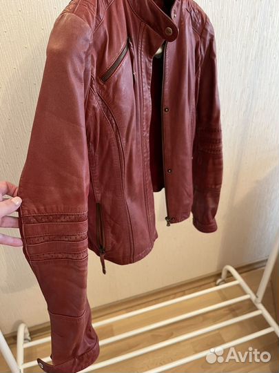Куртка кожаная женская Armani Jeans р.42-44