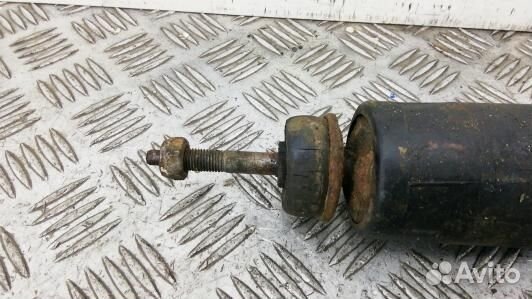 Амортизатор передний jeep grand cherokee WJ (97G12