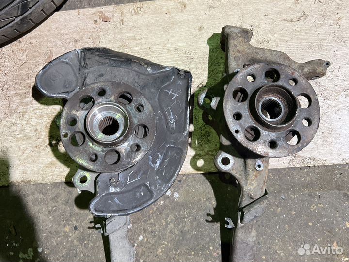 Поворотный кулак левый Мерседес W221 S221 4x4