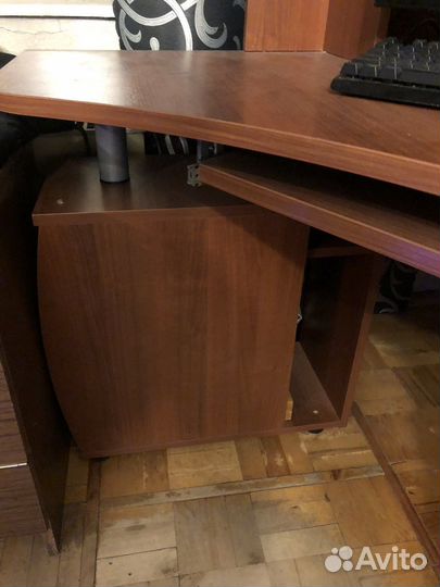 Компьютерный стол