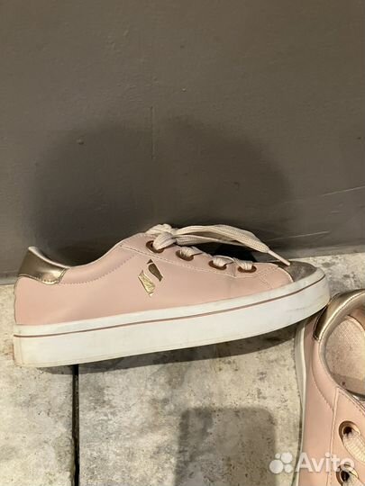 Кроссовки женские 36 размер