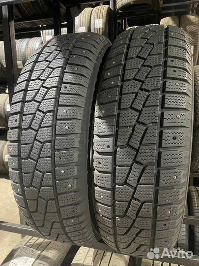 Kumho I'Zen Stud Snow KW11 235/70 R16 104Q