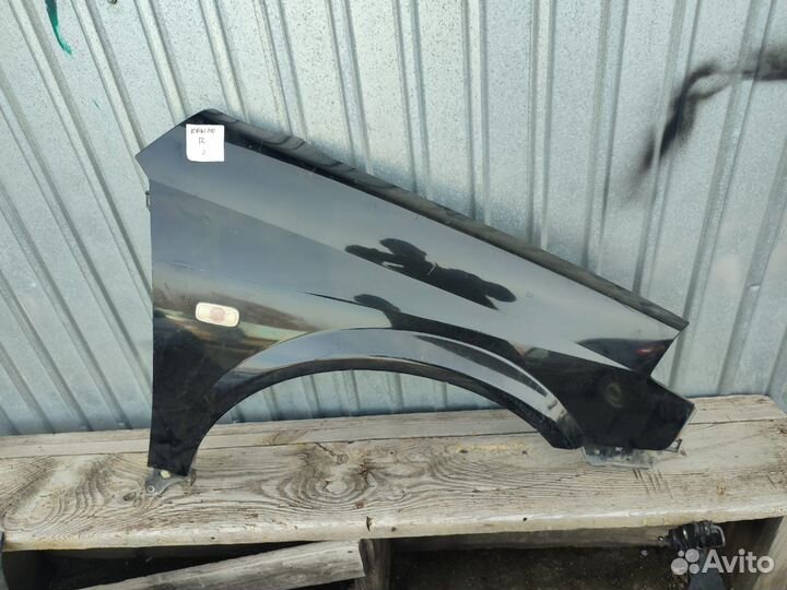 Крыло переднее правое Nissan Primera P12