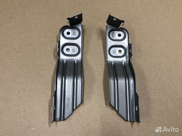 Кронштейны крепления бортового компьютера Каризма